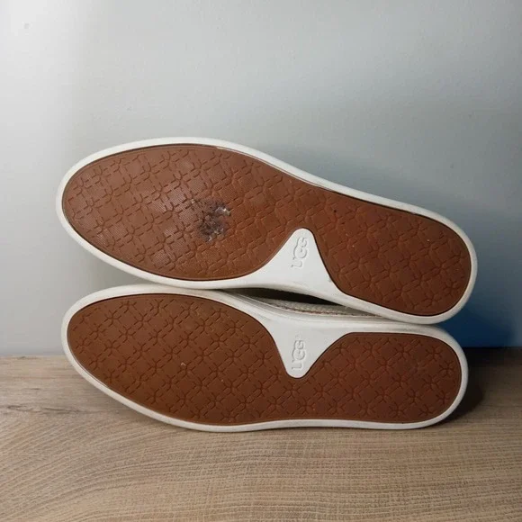 UGG Knit Slip On Sneakers Shoes Womens Size 8 US Cream Casual Comfort Minimalist - Picture 7 of 10